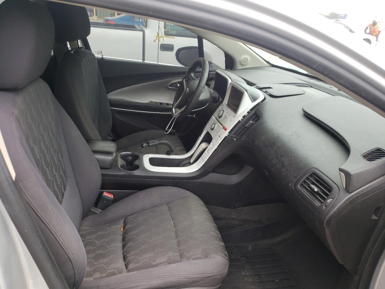 Photo 5 from auction – 2012 CHEVROLET VOLT with VIN 1G1RA6E42CU124666
