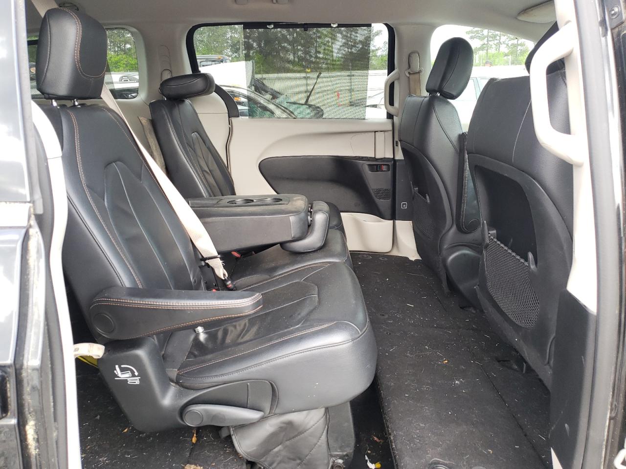 Photo 6 from auction – 2017 CHRYSLER PACIFICA T with VIN 2C4RC1BGXHR820795