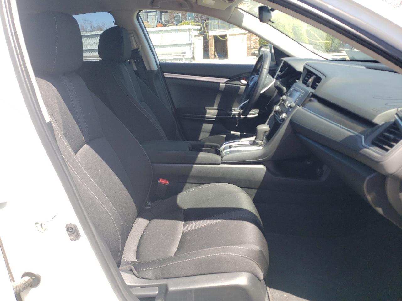 Photo 5 from auction – 2020 HONDA CIVIC LX with VIN 19XFC2F63LE026743