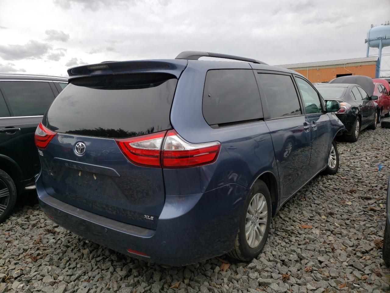 Photo 4 from auction – 2017 TOYOTA SIENNA XLE with VIN 5TDYZ3DC8HS824609
