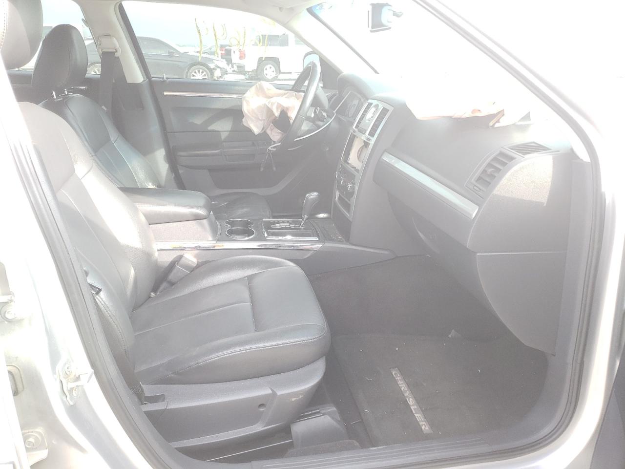 Photo 5 from auction – 2008 CHRYSLER 300 TOURIN with VIN 2C3LA53G68H121773