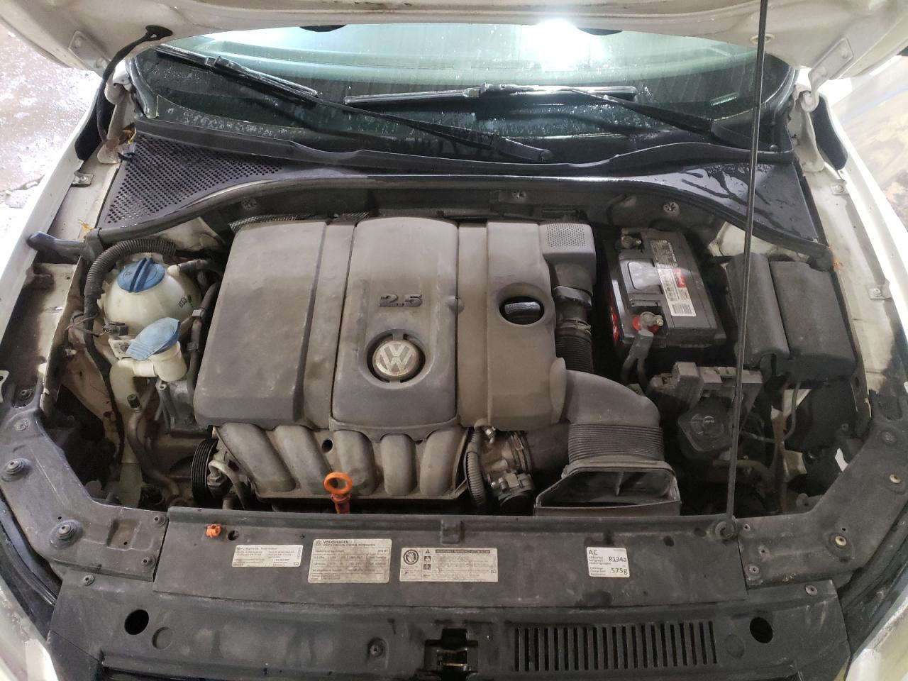 Photo 7 from auction – 2012 VOLKSWAGEN PASSAT SE with VIN 1VWBP7A38CC050117