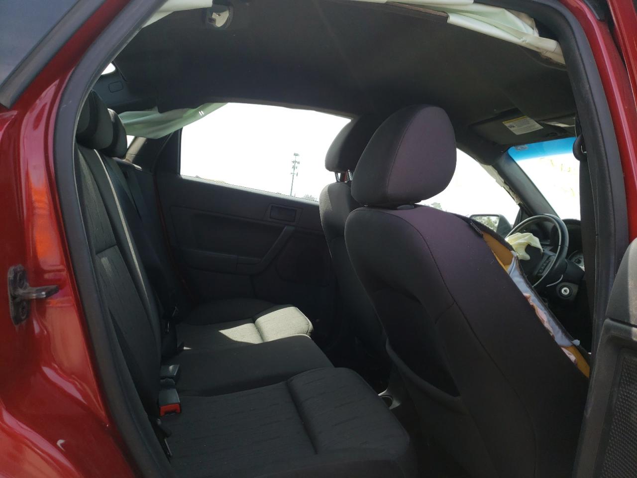 Photo 6 from auction – 2011 FORD FOCUS SE with VIN 1FAHP3FN3BW157160
