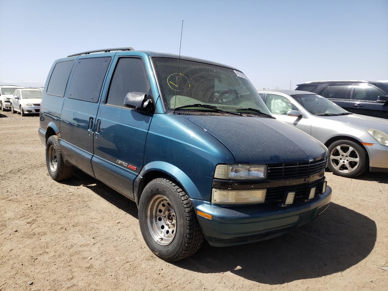 CHEVROLET ASTRO 2002 with VIN 1GNEL19X82B109730 - Photo from auction