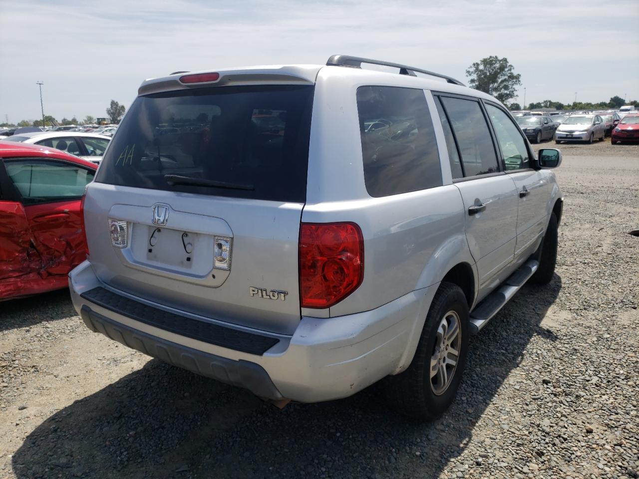Photo 4 from auction – 2004 HONDA PILOT EXL with VIN 2HKYF18564H540131