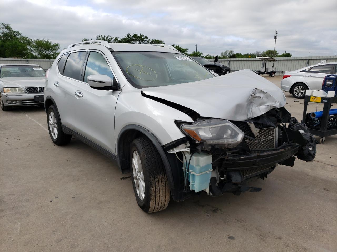 NISSAN ROGUE S 2016 with VIN KNMAT2MVXGP622796 - Photo from auction