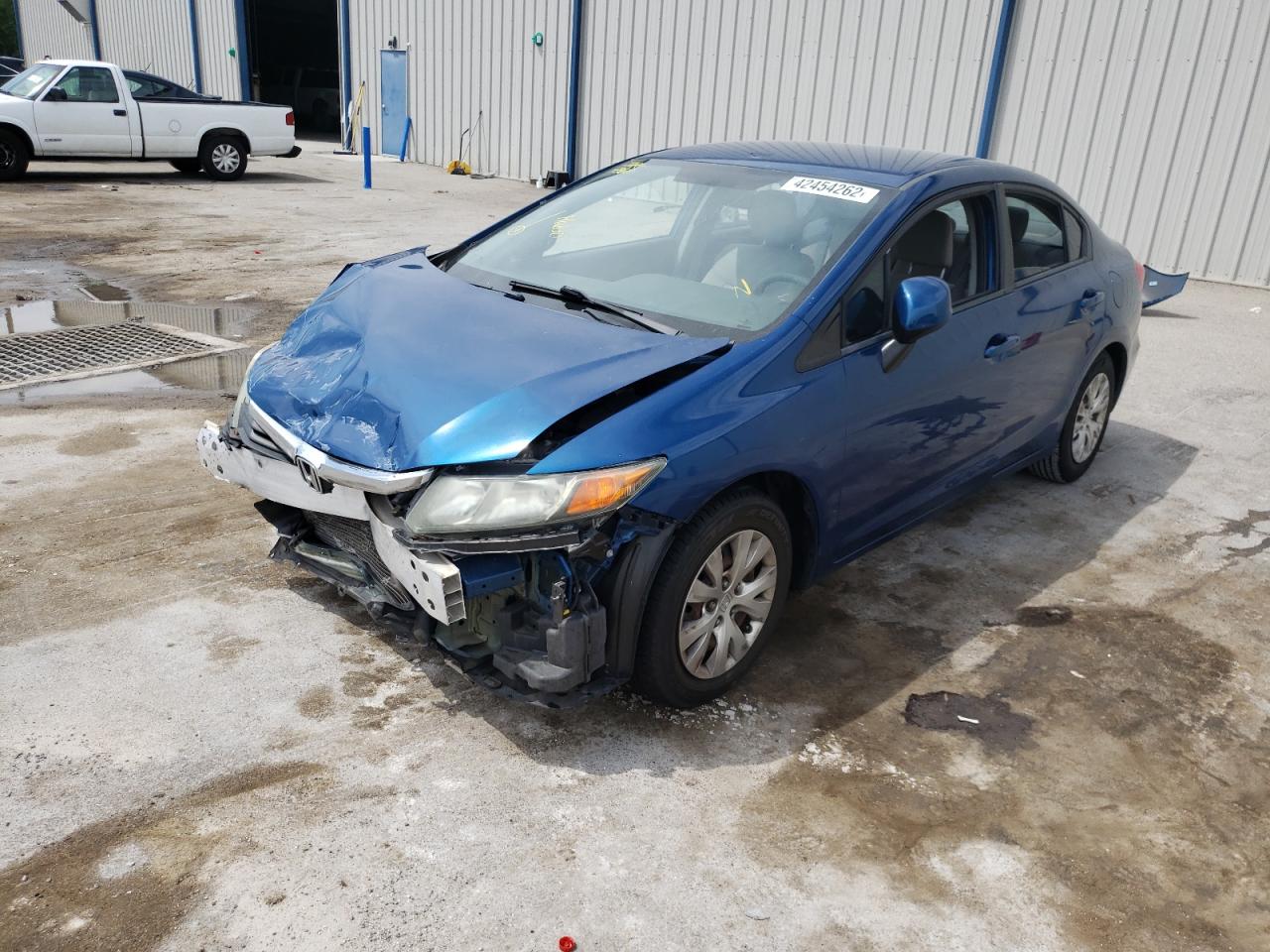 Photo 2 from auction – 2012 HONDA CIVIC LX with VIN 19XFB2F55CE045627
