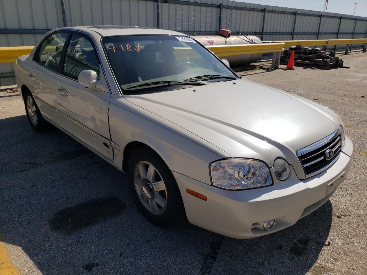 KIA OPTIMA LX 2005 with VIN KNAGD126555422802 - Photo from auction