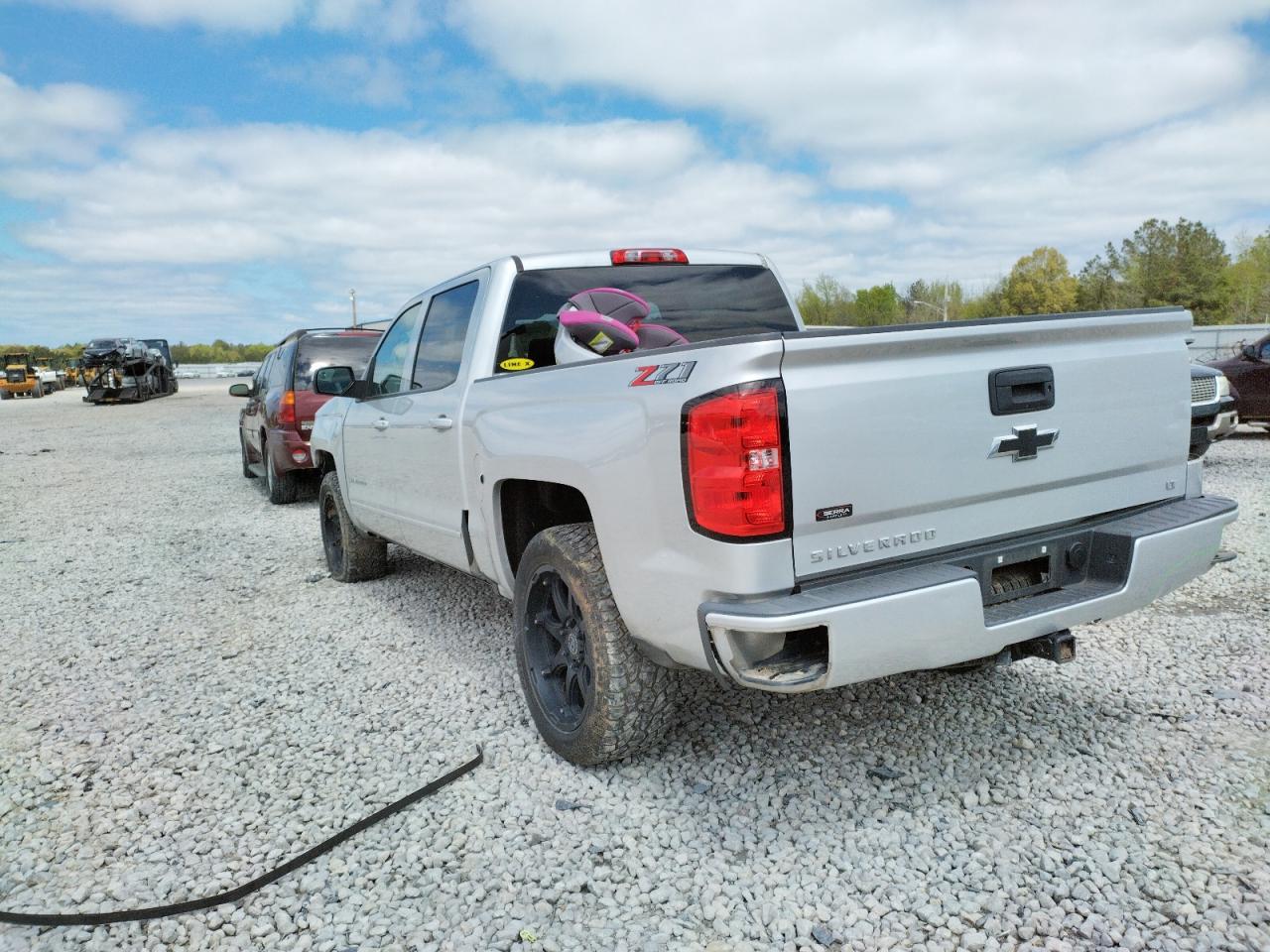 Photo 3 from auction – 2018 CHEVROLET SILVERADO with VIN 3GCUKREC3JG641045