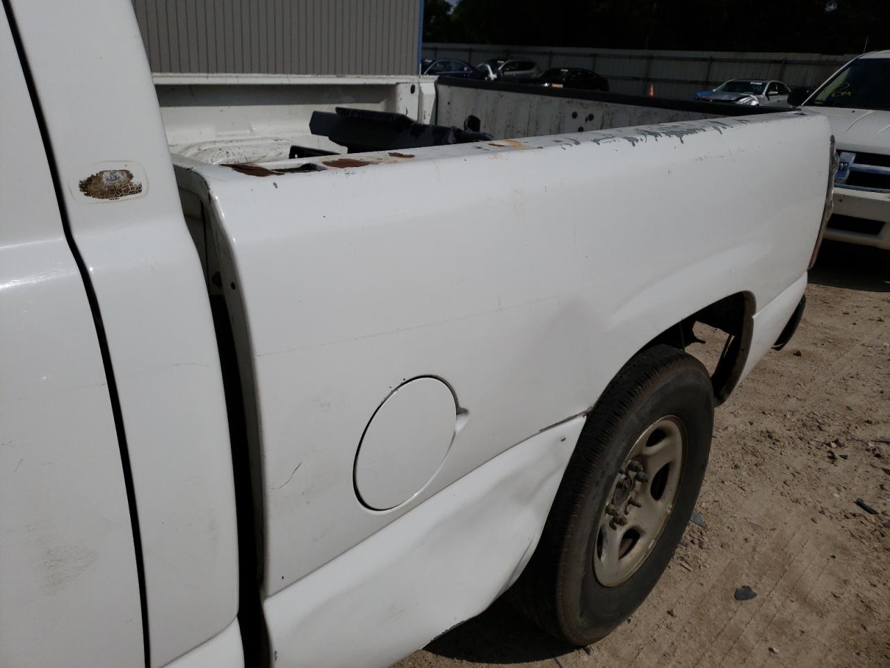 Photo 9 from auction – 2004 CHEVROLET SILVERADO with VIN 1GCEC19X94Z313150