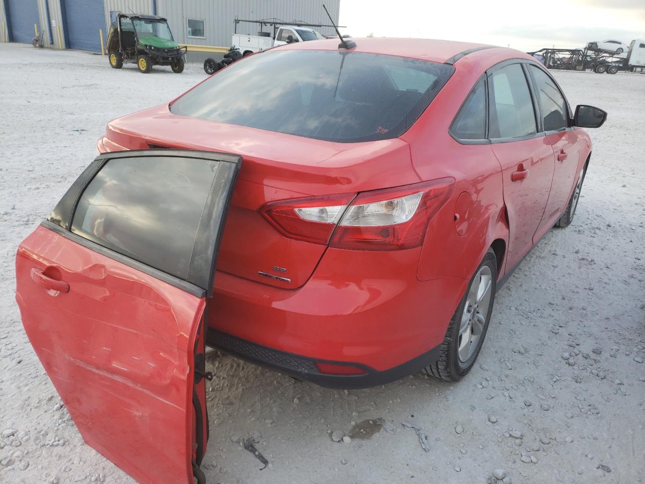 Photo 4 from auction – 2014 FORD FOCUS SE with VIN 1FADP3F21EL236188