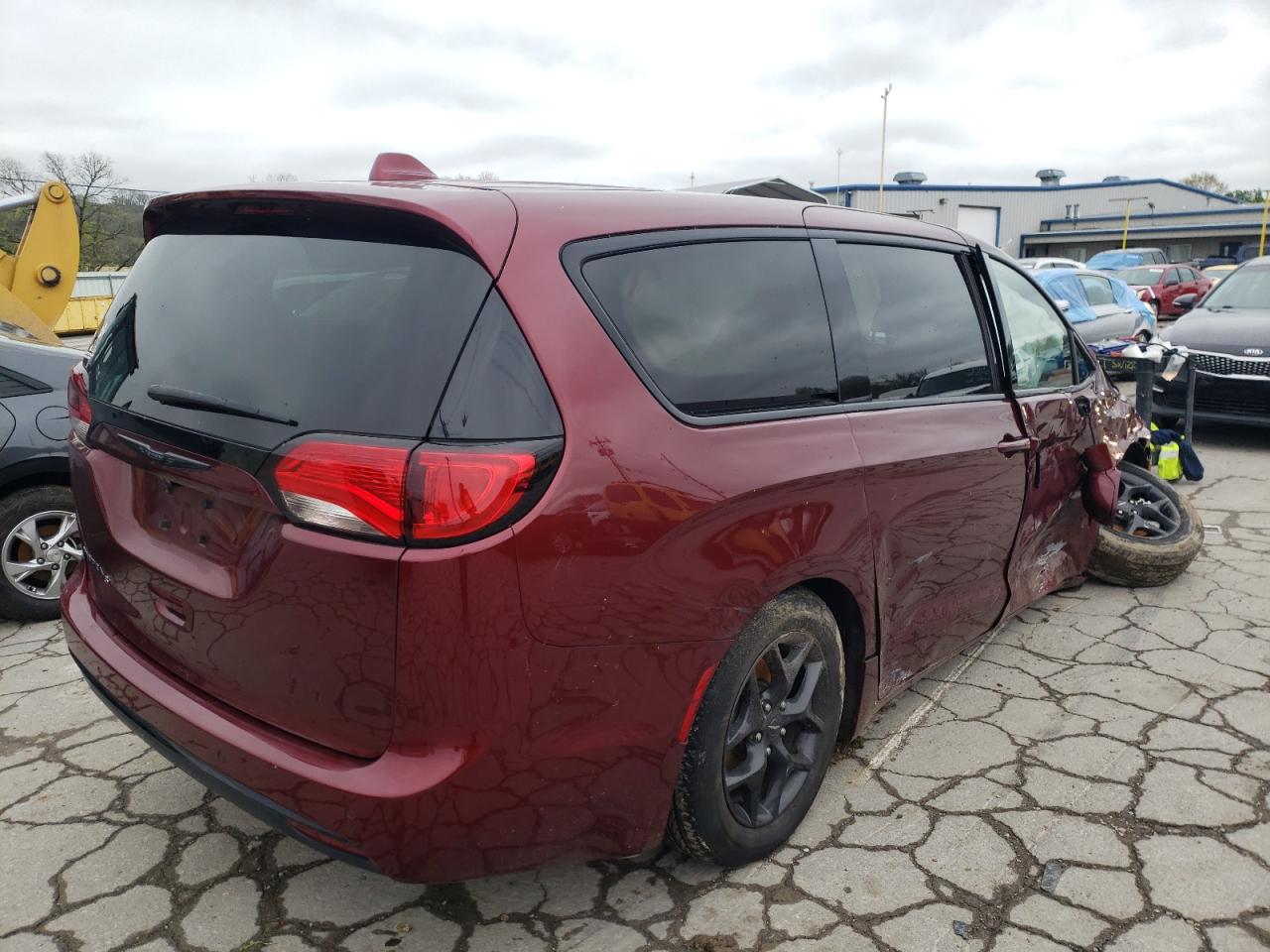 Photo 4 from auction – 2020 CHRYSLER PACIFICA T with VIN 2C4RC1FG3LR232272