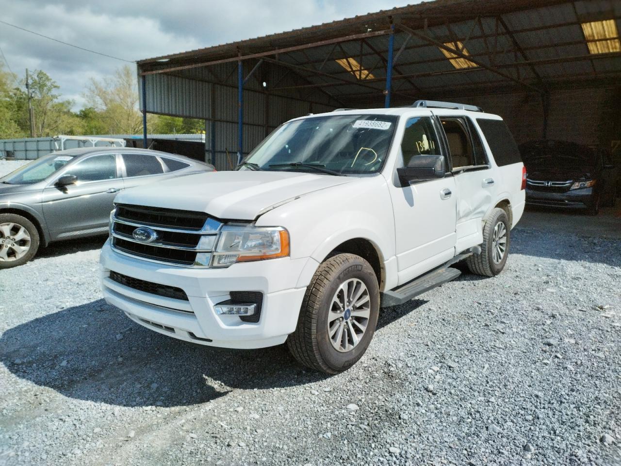 Photo 2 from auction – 2016 FORD EXPEDITION with VIN 1FMJU1HT6GEF38854