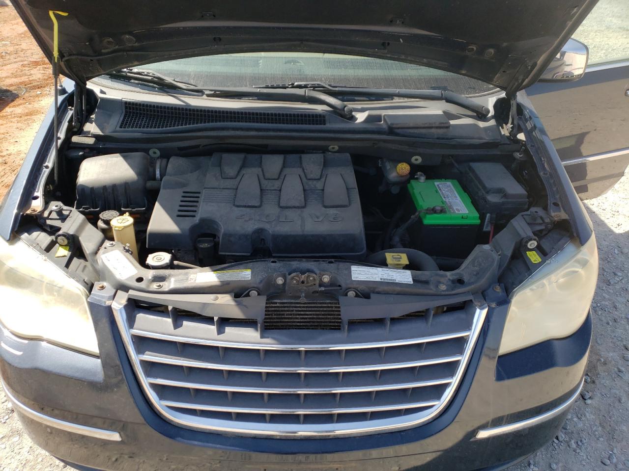 Photo 7 from auction – 2008 CHRYSLER TOWN & COU with VIN 2A8HR64X88R697365