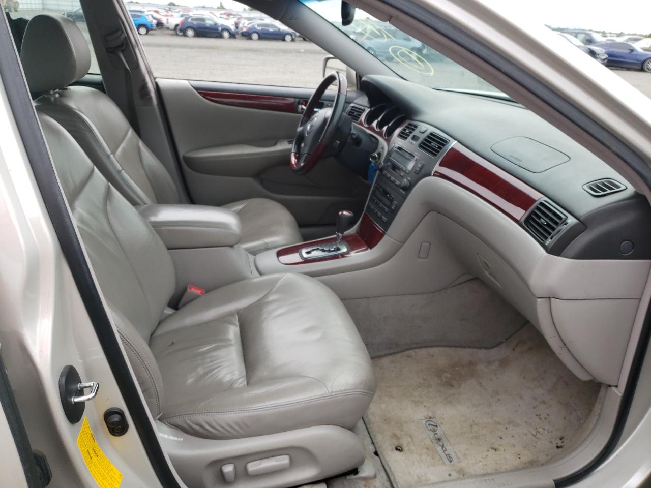 Photo 5 from auction – 2003 LEXUS ES 300 with VIN JTHBF30G430111191