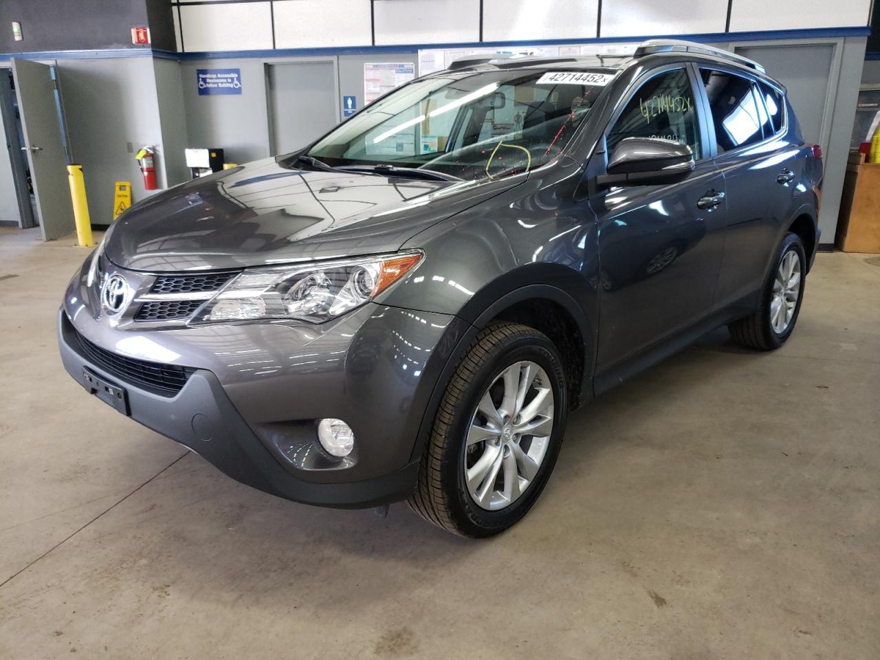 Photo 2 from auction – 2014 TOYOTA RAV4 LIMIT with VIN 2T3DFREV7EW168939