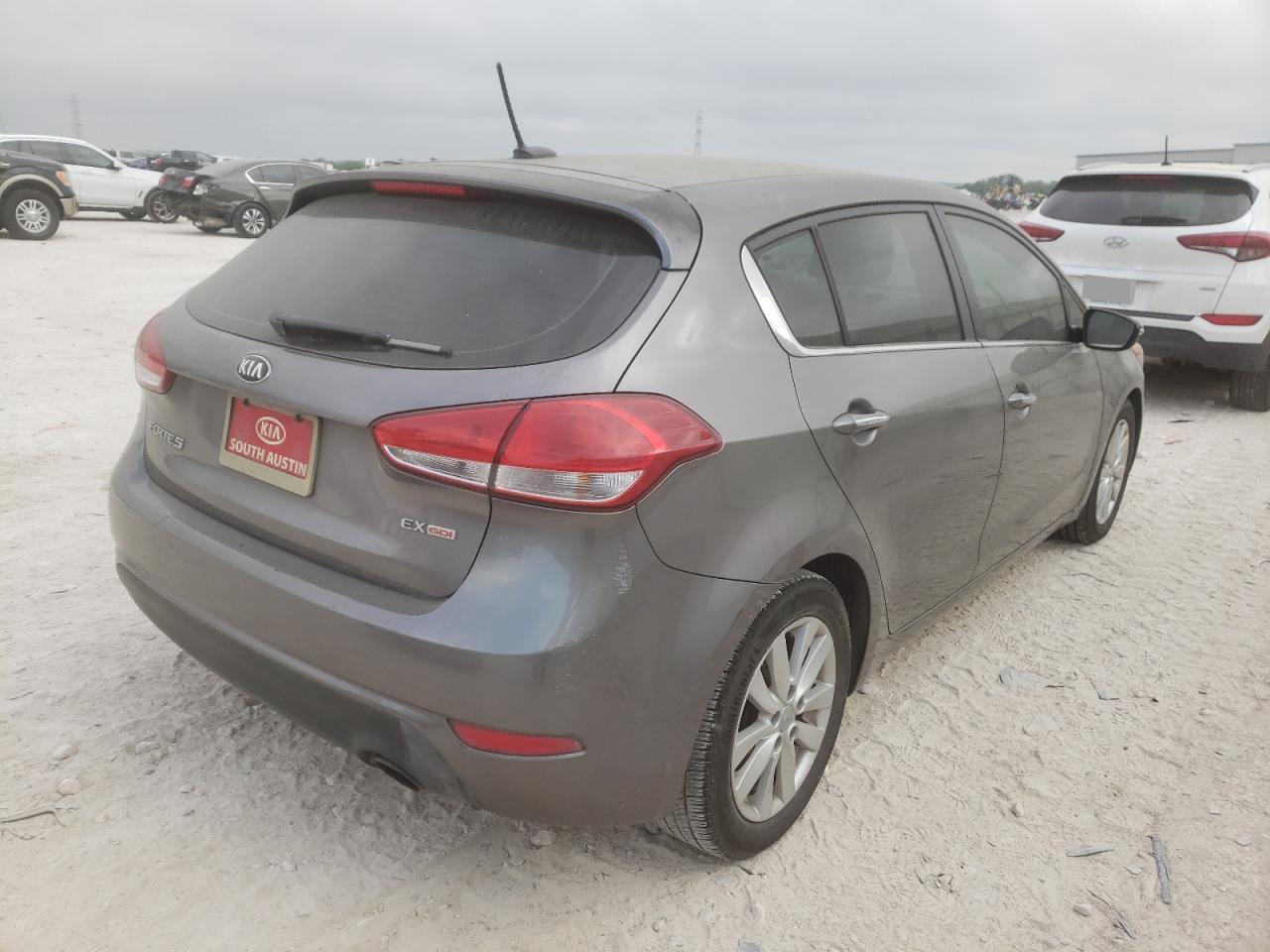Photo 4 from auction – 2015 KIA FORTE EX with VIN KNAFX5A8XF5333791