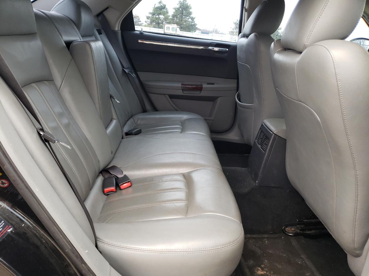 Photo 6 from auction – 2005 CHRYSLER 300C with VIN 2C3AA63H25H519287