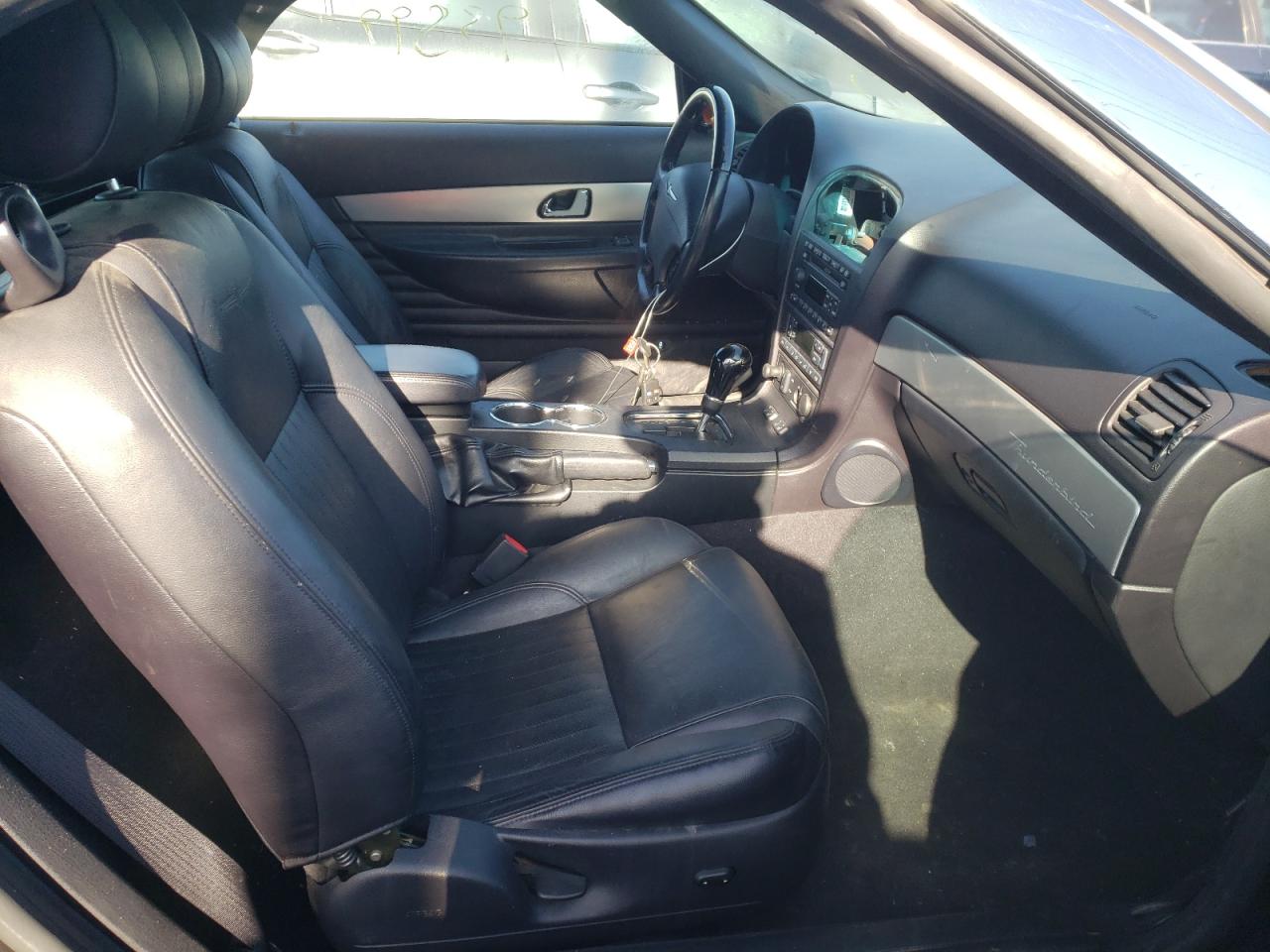 Photo 5 from auction – 2005 FORD THUNDERBIR with VIN 1FAHP60A45Y104371