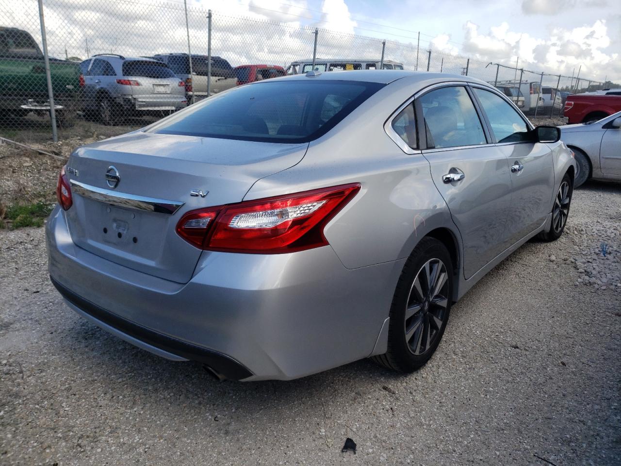 Photo 4 from auction – 2017 NISSAN ALTIMA 2.5 with VIN 1N4AL3AP7HC262607