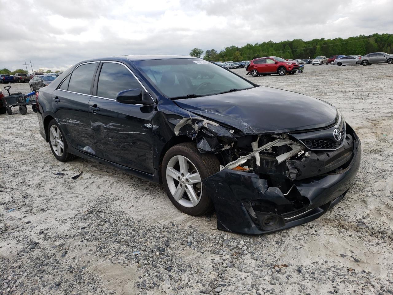 TOYOTA CAMRY BASE 2012 مع رقم تعريف المركبة 4T1BF1FK7CU031647 - صورة من المزاد