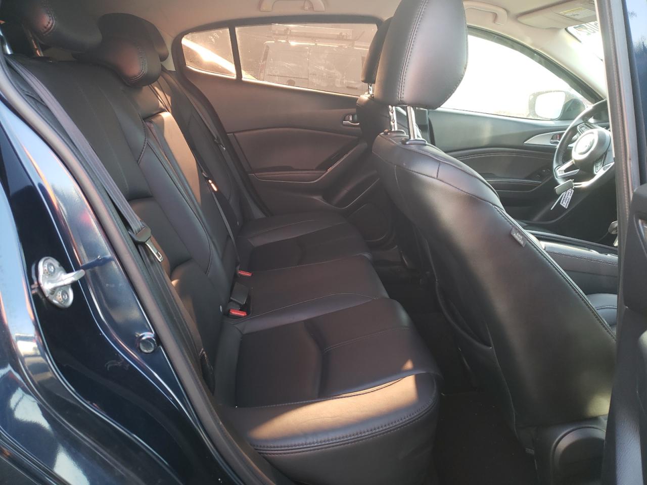 Photo 6 from auction – 2018 MAZDA 3 TOURING with VIN 3MZBN1L38JM273592