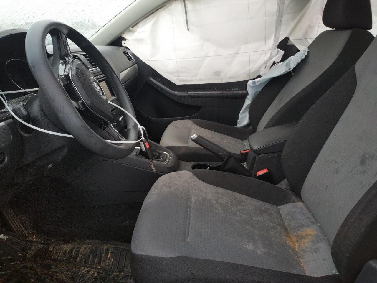 Photo 5 from auction – 2017 VOLKSWAGEN JETTA with VIN 3VW2B7AJ4HM272723