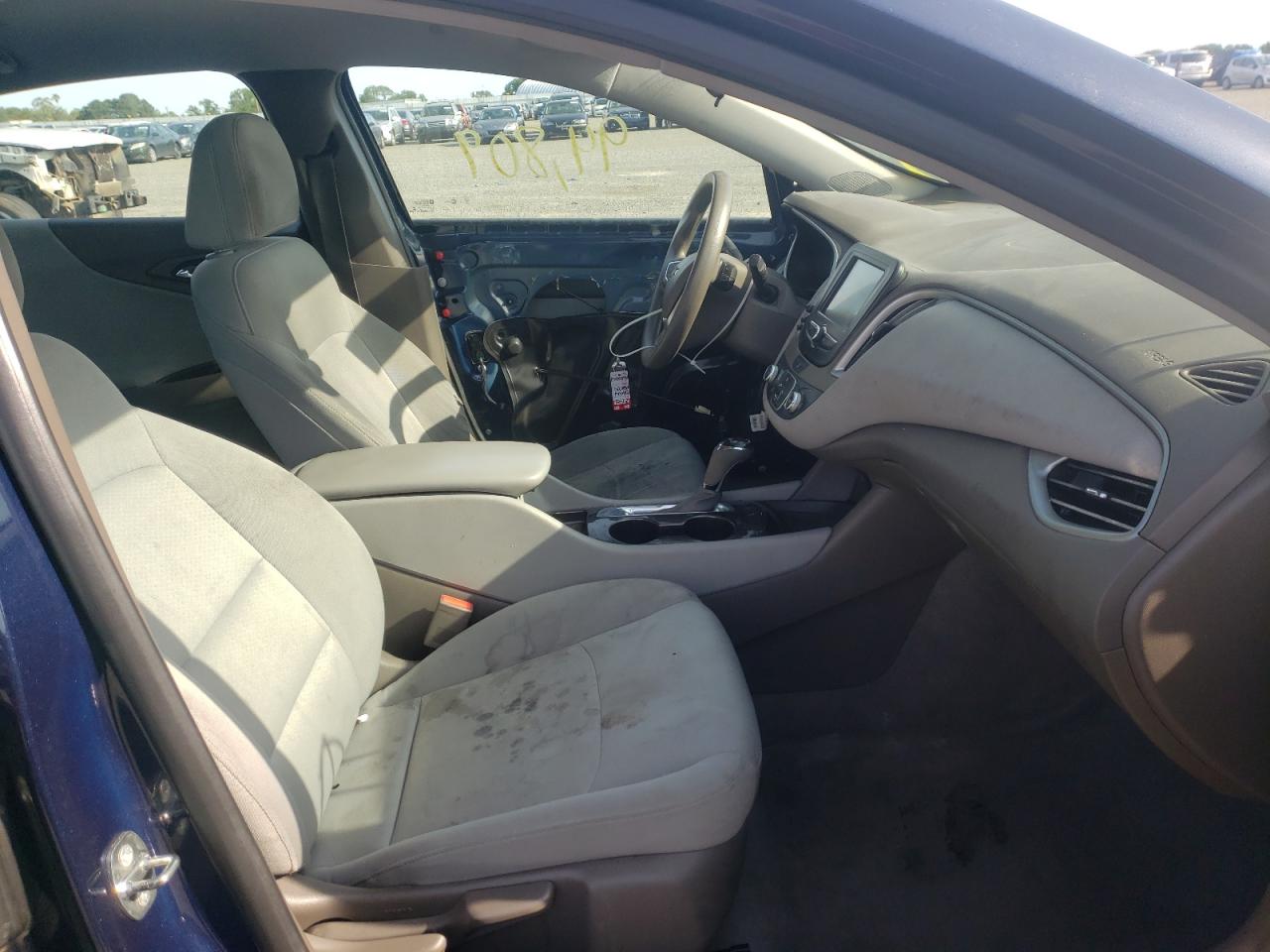 Photo 19 from auction – 2018 CHEVROLET MALIBU LS with VIN 1G1ZB5ST0JF183915
