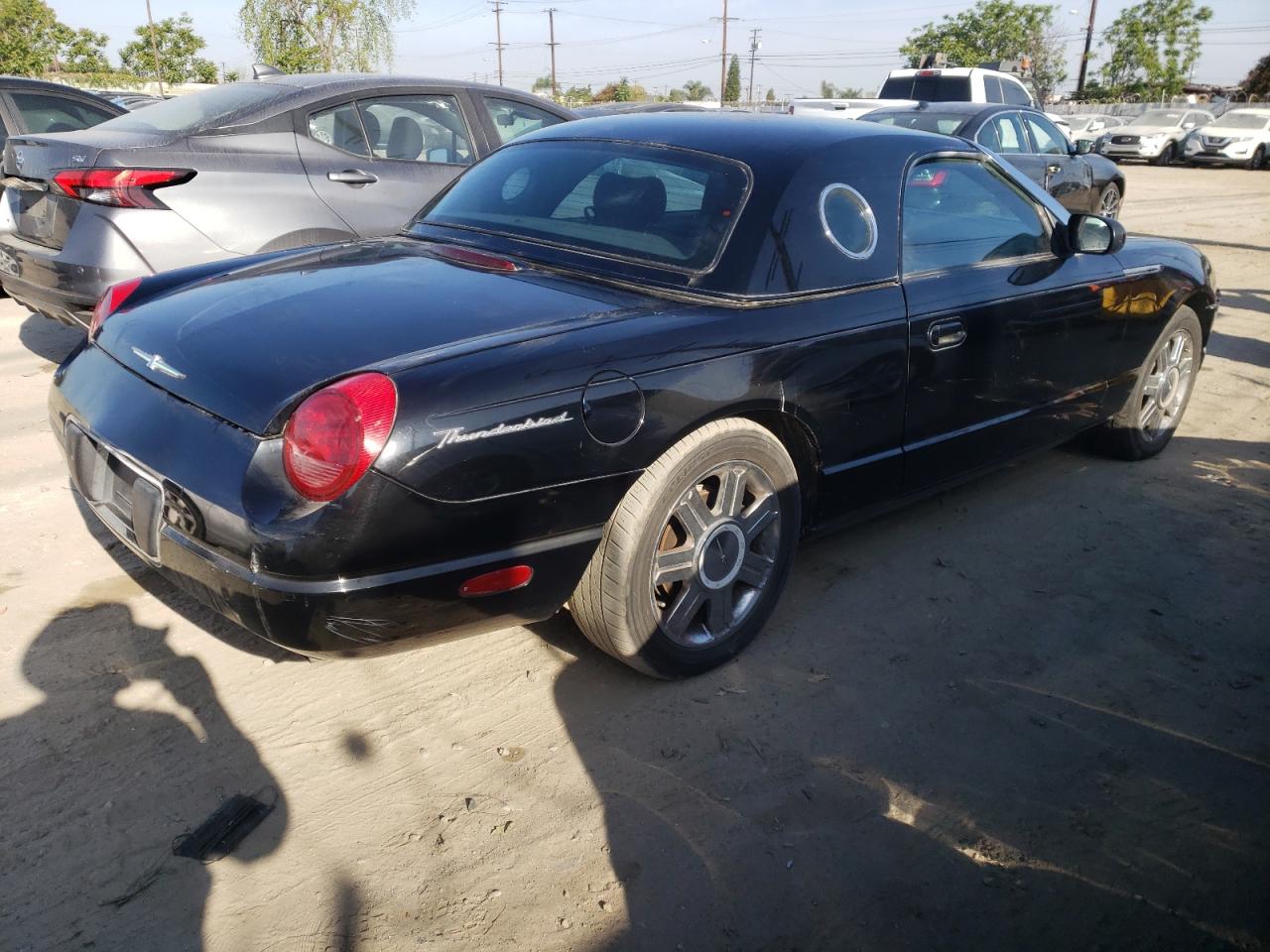 صورة رقم 4 من المزاد - 2005 FORD THUNDERBIR مع VIN 1FAHP60A45Y104371