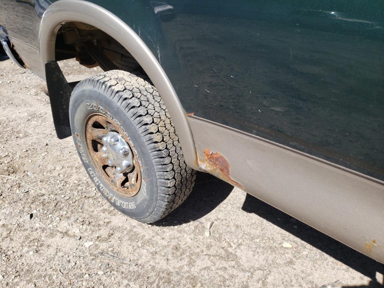 Photo 9 from auction – 2001 FORD F150 with VIN 2FTPX18L21CA29797