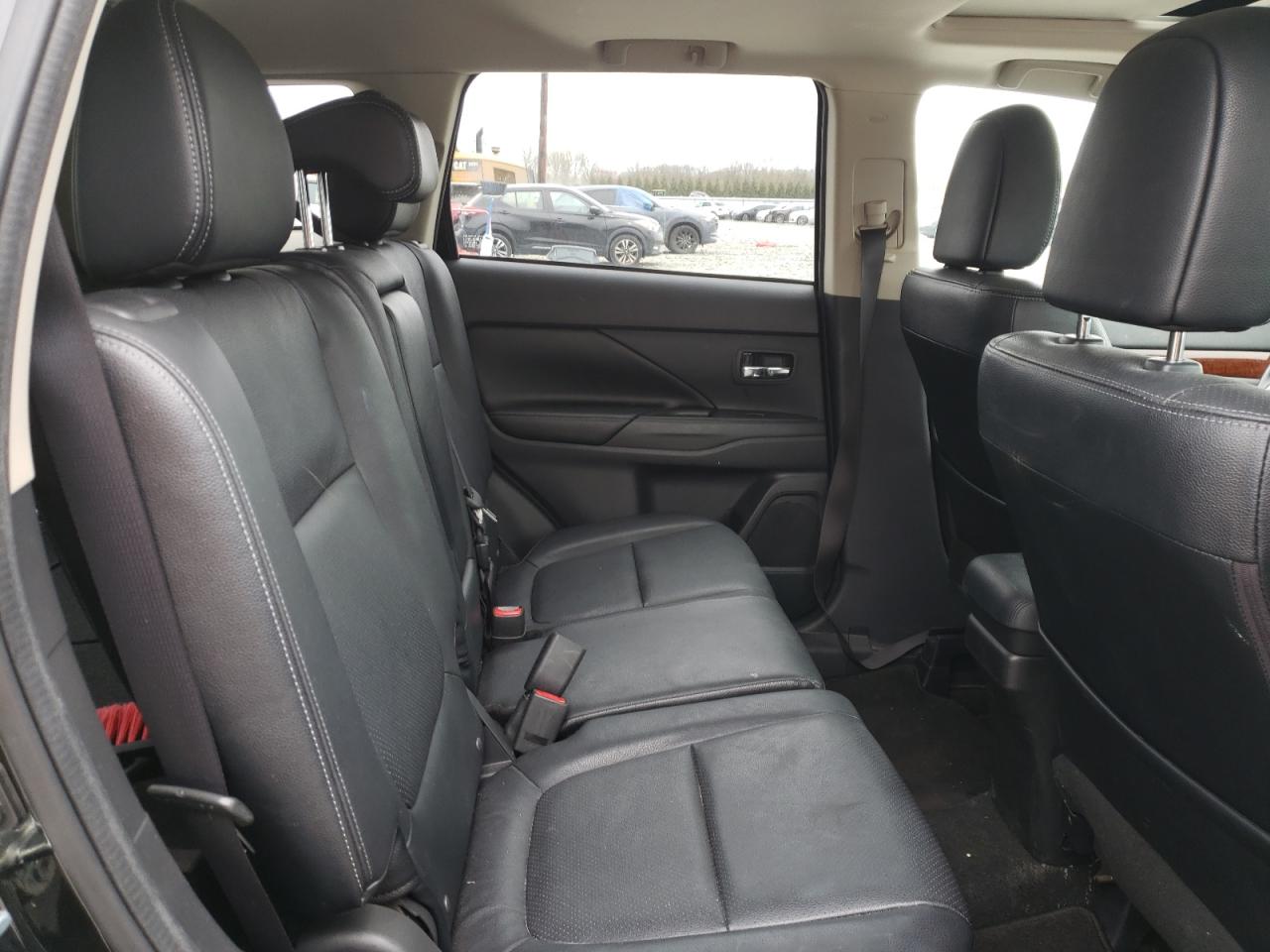 Photo 6 from auction – 2015 MITSUBISHI OUTLANDER with VIN JA4AD3A35FZ004191