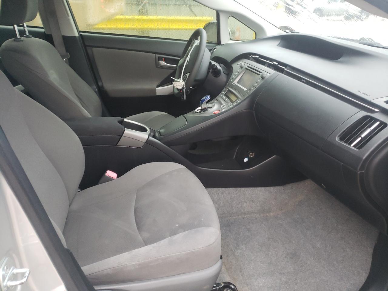 Photo 5 from auction – 2012 TOYOTA PRIUS with VIN JTDKN3DU8C5470230