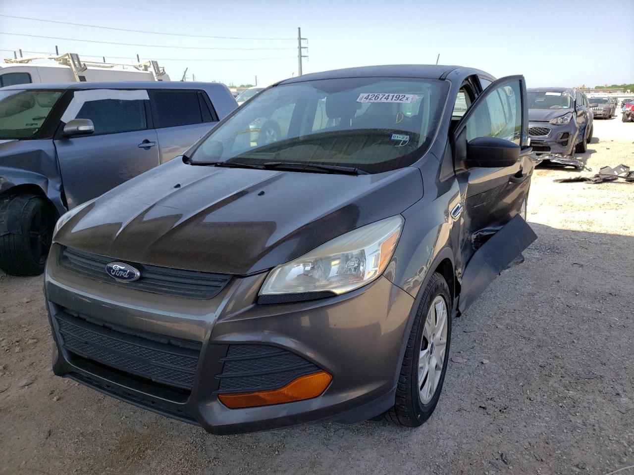 Фото 2 с аукциона – 2016 FORD ESCAPE S с VIN 1FMCU0F73GUB11405