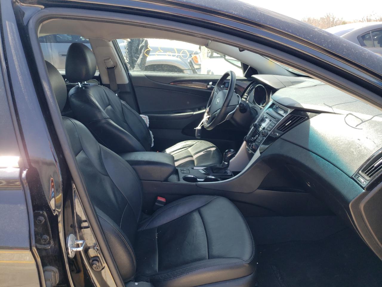 Photo 5 from auction – 2013 HYUNDAI SONATA SE with VIN 5NPEC4AB1DH568285