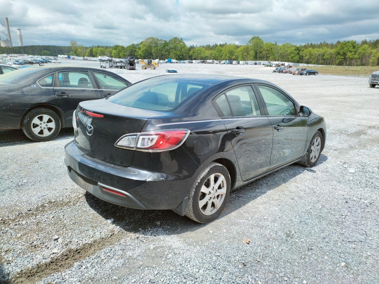 Zdjęcie 4 z aukcji – 2011 MAZDA 3 I z VIN JM1BL1VF0B1377380