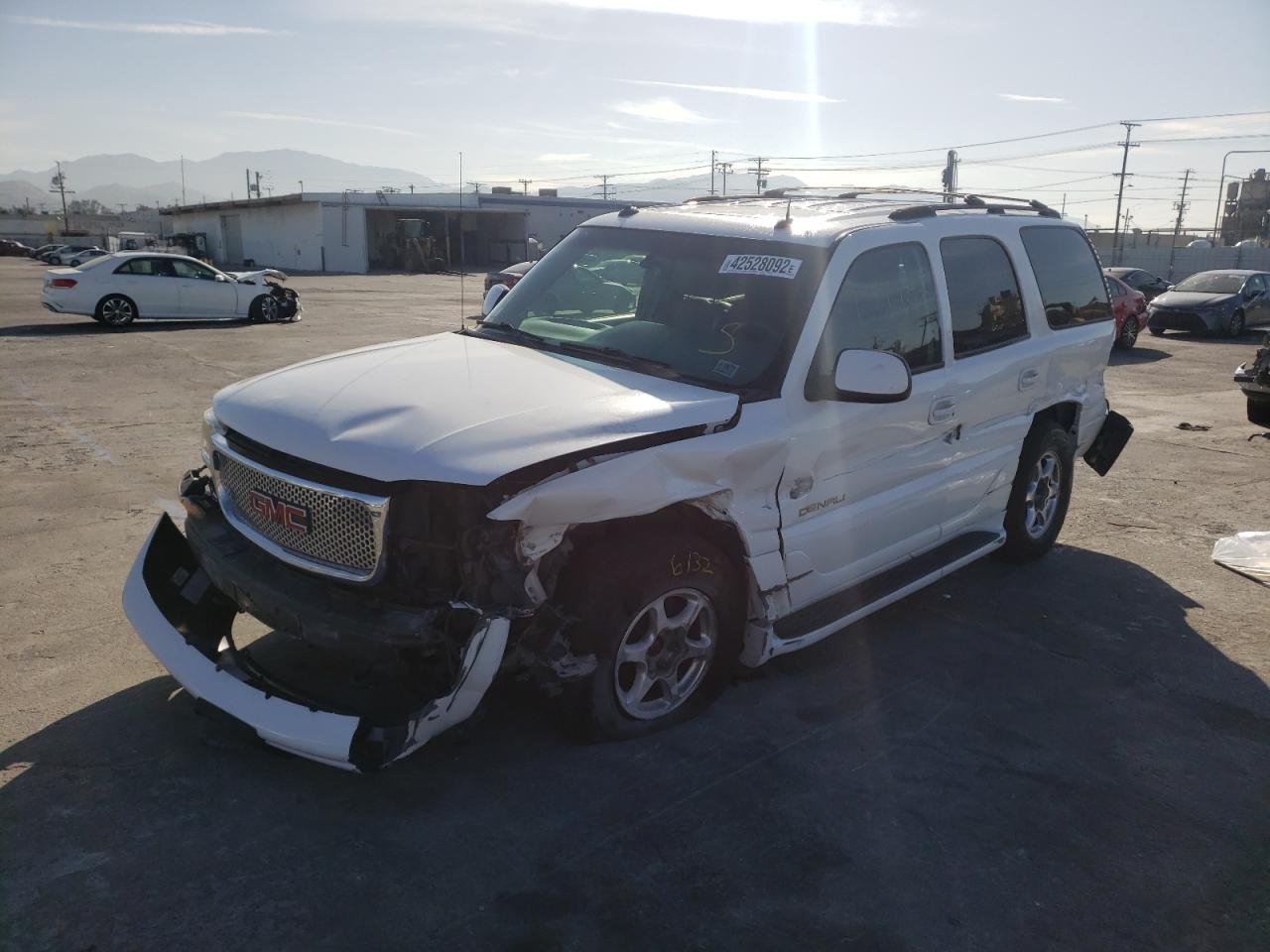 Photo 2 from auction – 2003 GMC YUKON DENA with VIN 1GKEK63U83J256438