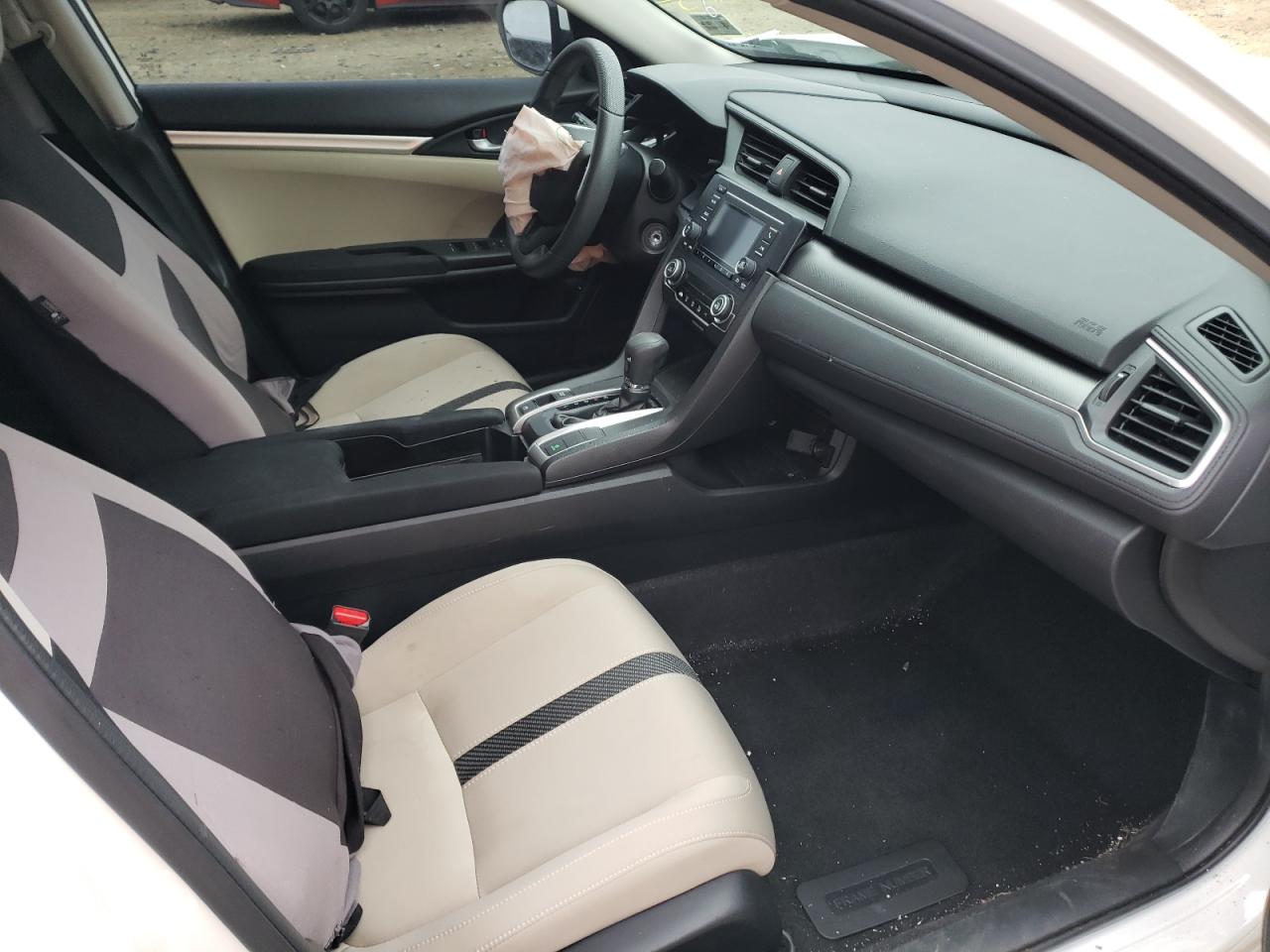Photo 5 from auction – 2017 HONDA CIVIC LX with VIN 2HGFC2F5XHH529271