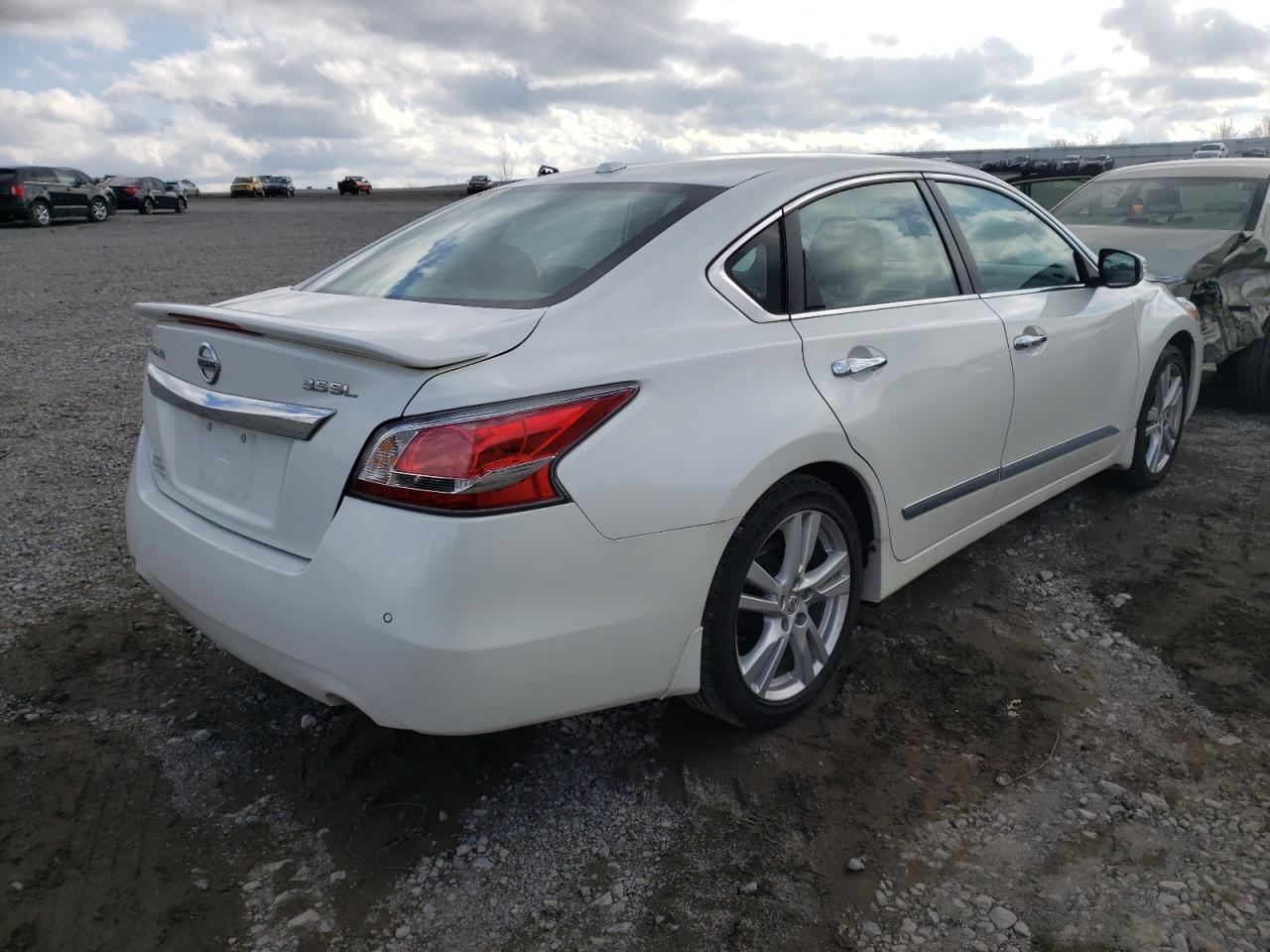Photo 16 from auction – 2015 NISSAN ALTIMA 3.5 with VIN 1N4BL3AP2FC444975