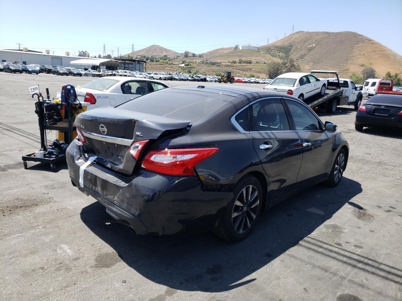 Photo 4 from auction – 2017 NISSAN ALTIMA 2.5 with VIN 1N4AL3AP1HC176242