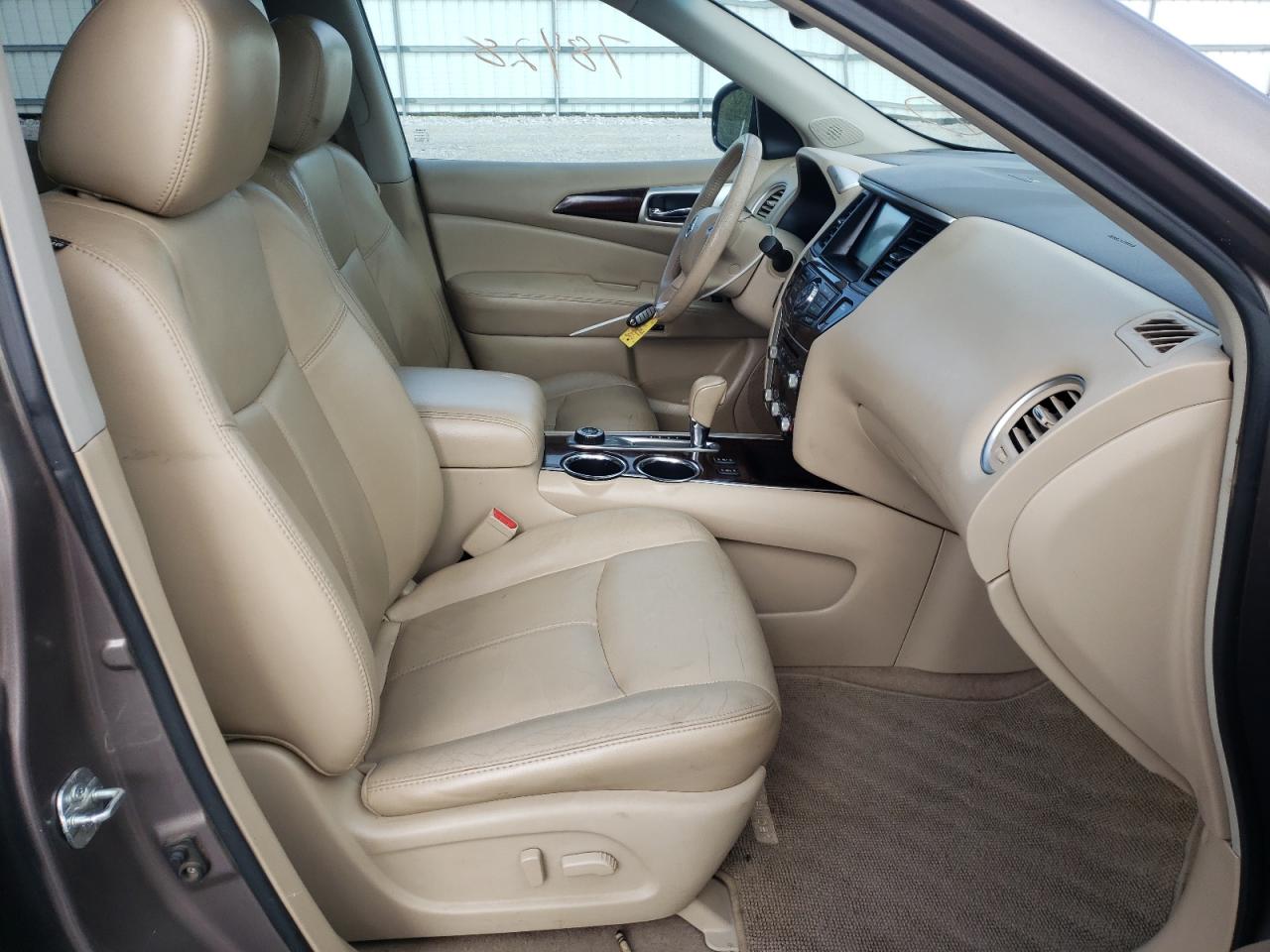 Photo 5 from auction – 2013 NISSAN PATHFINDER with VIN 5N1AR2MM0DC656752
