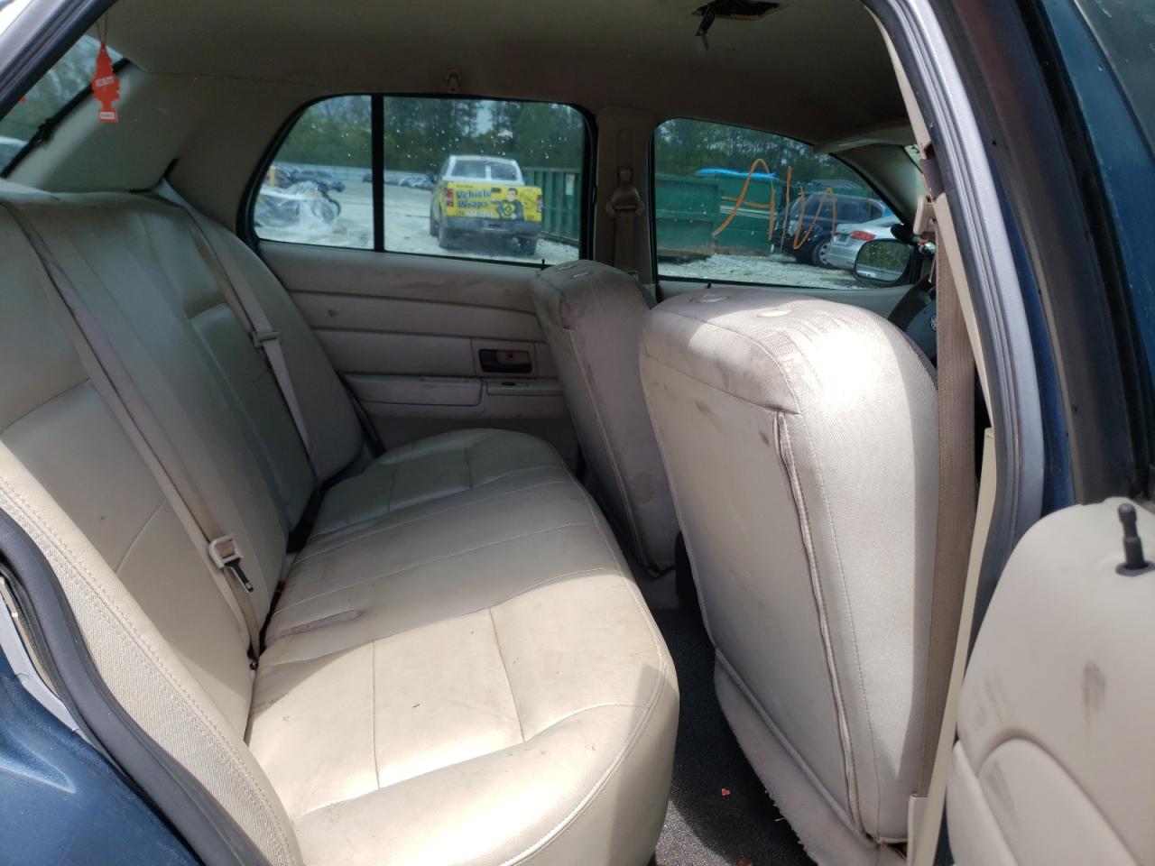 Photo 6 from auction – 2007 FORD CROWN VICT with VIN 2FAFP71W07X146384