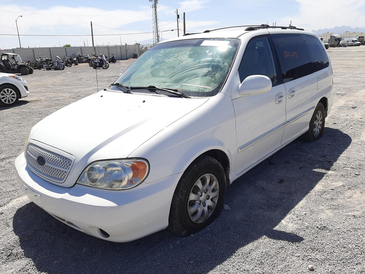 Photo 2 from auction – 2005 KIA SEDONA EX with VIN KNDUP132156743268