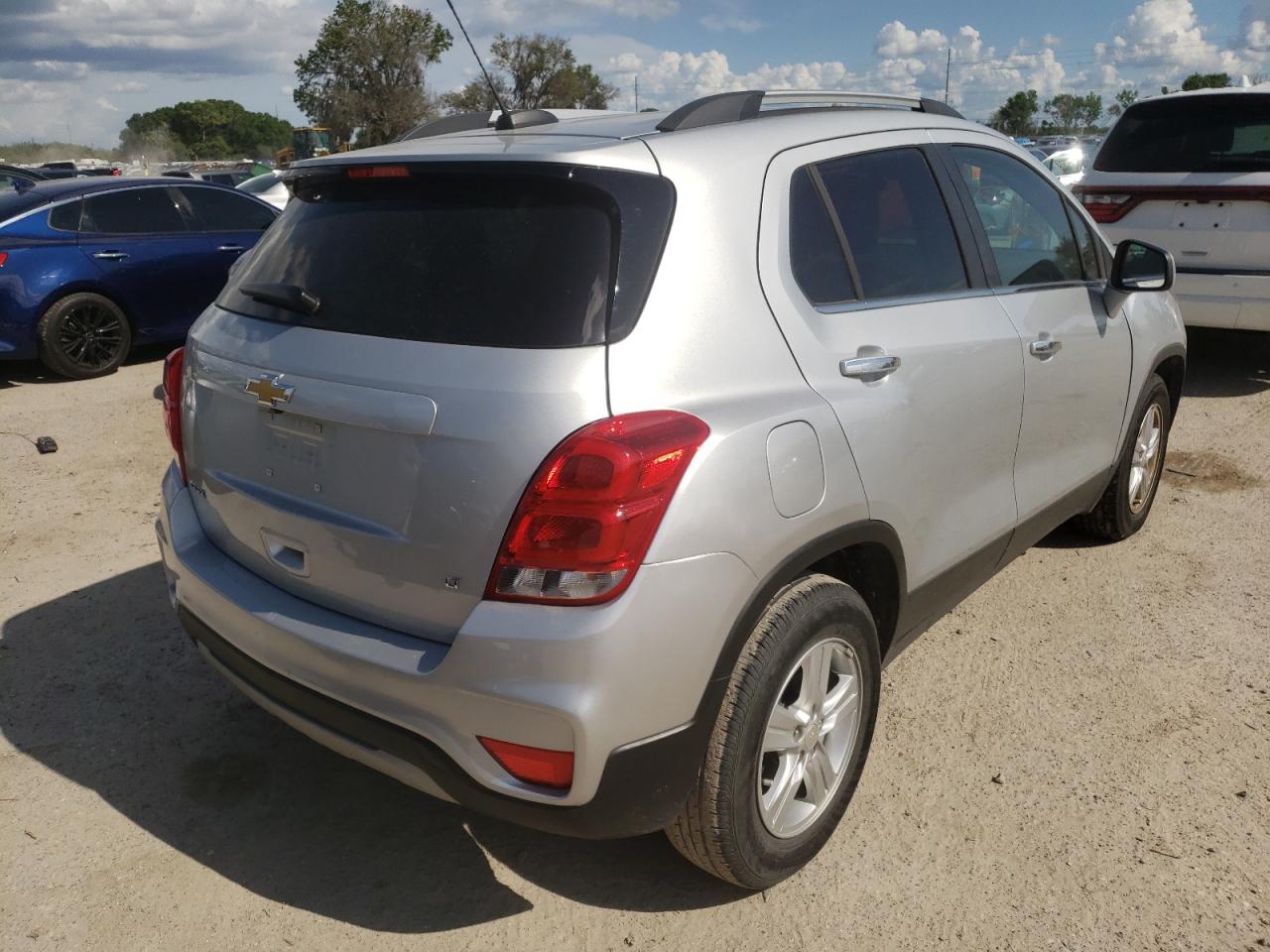Photo 4 from auction – 2019 CHEVROLET TRAX 1LT with VIN 3GNCJLSB2KL395032