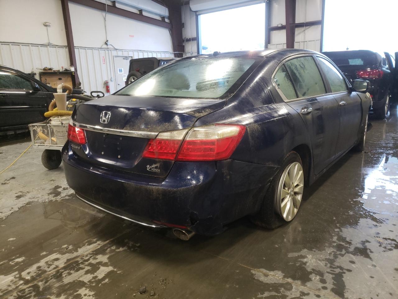 Photo 4 from auction – 2015 HONDA ACCORD EXL with VIN 1HGCR2F85FA173495
