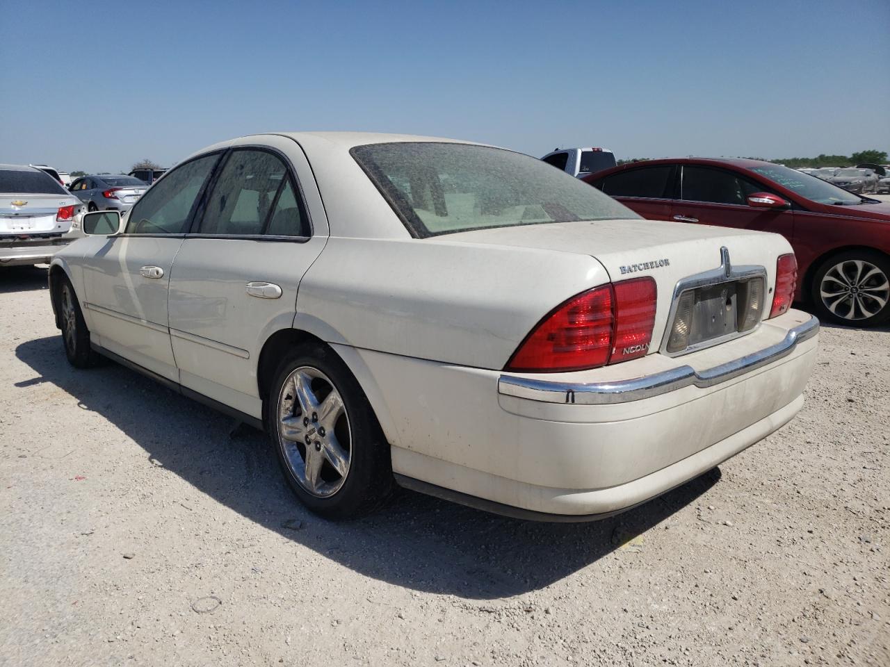 Photo 3 from auction – 2001 LINCOLN LS with VIN 1LNHM86S11Y727371