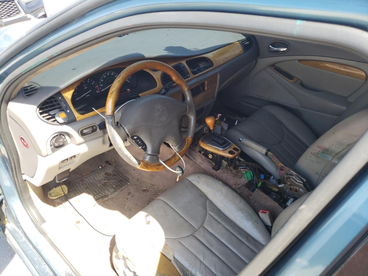 Photo 5 from auction – 2000 JAGUAR S-TYPE with VIN SAJDA01C8YFL37386