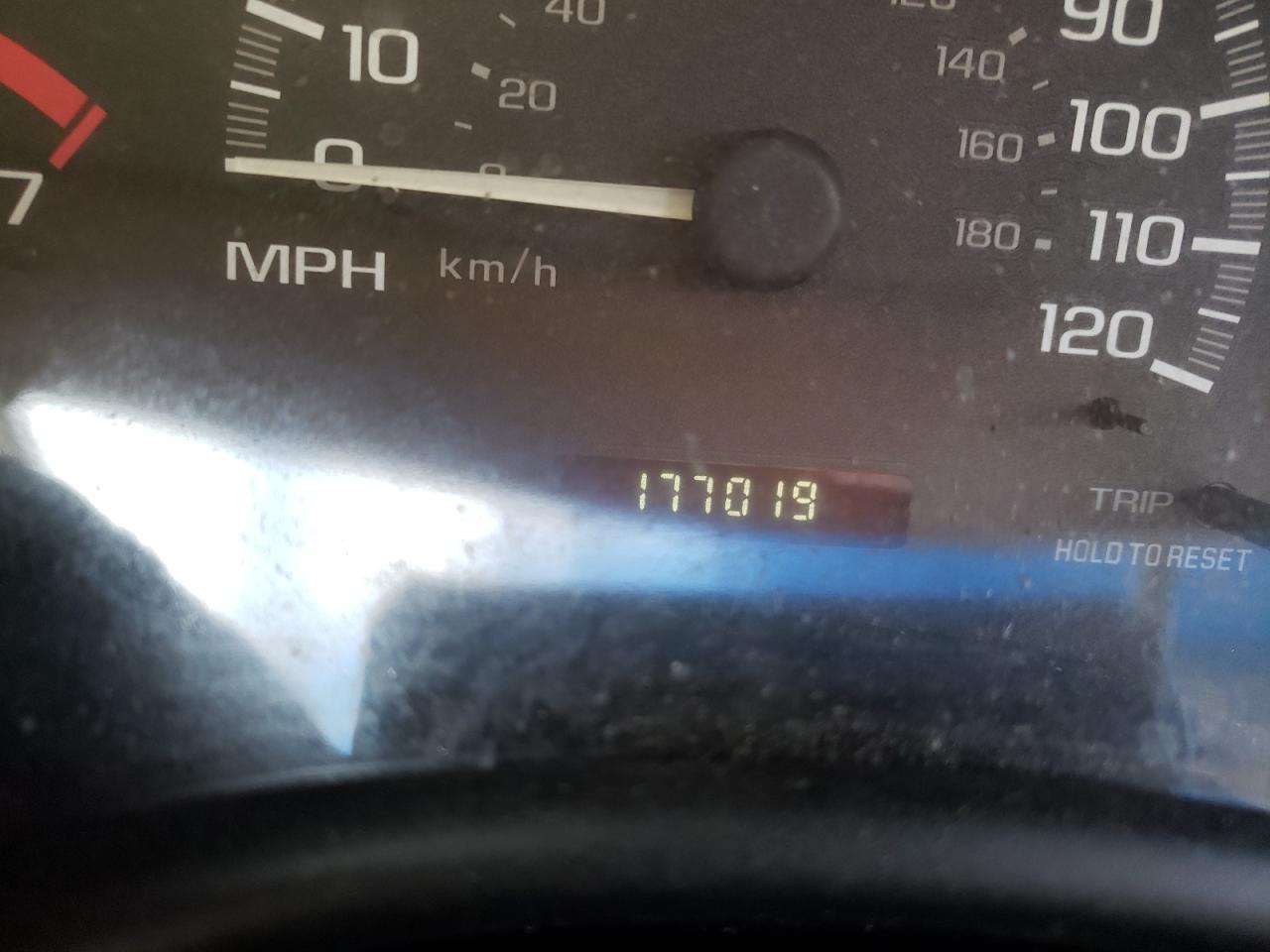 Photo 8 from auction – 2002 CHEVROLET MALIBU with VIN 1G1ND52J52M706995