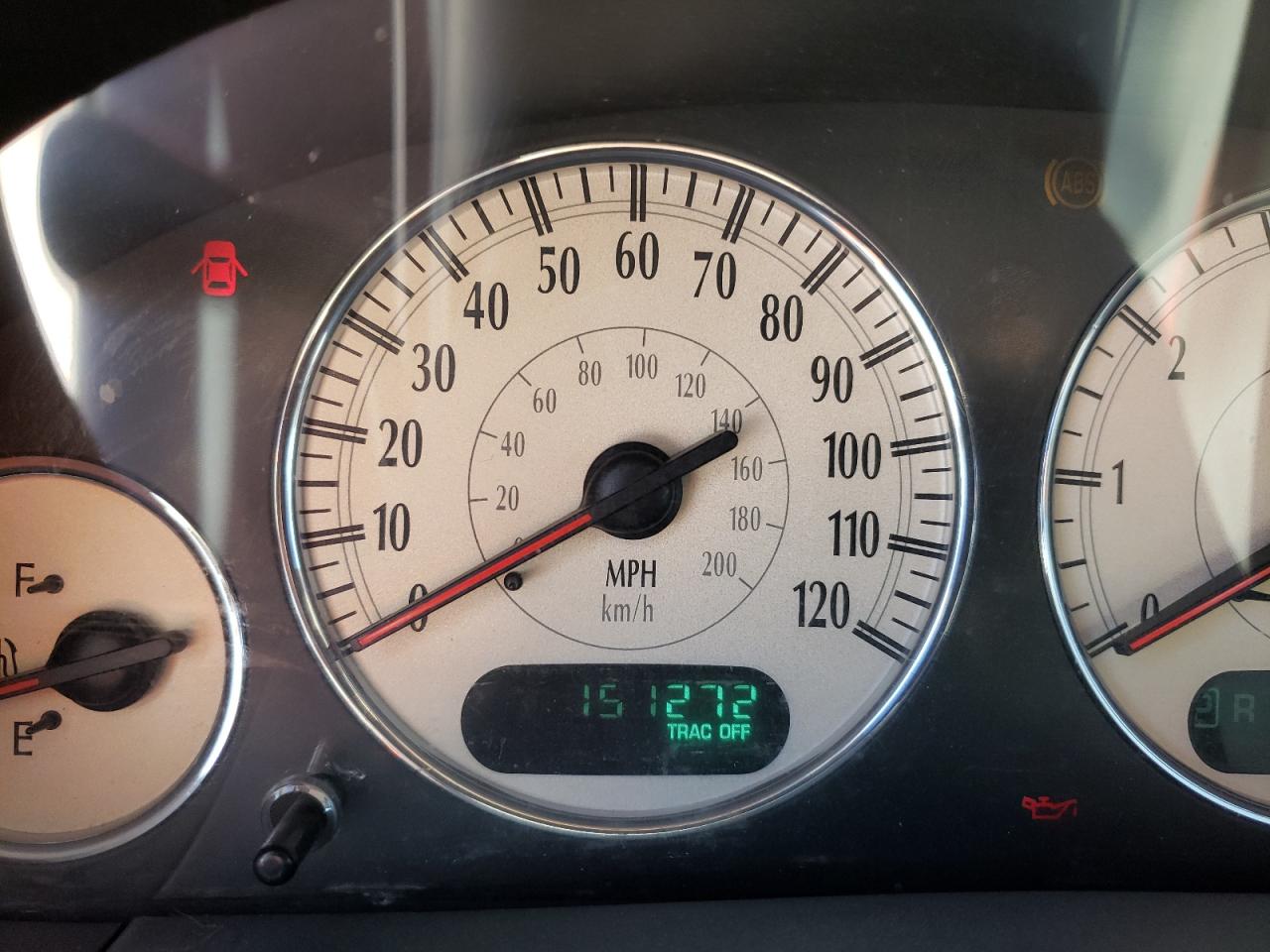 Photo 8 from auction – 2003 CHRYSLER TOWN & COU with VIN 2C8GP54L83R159045