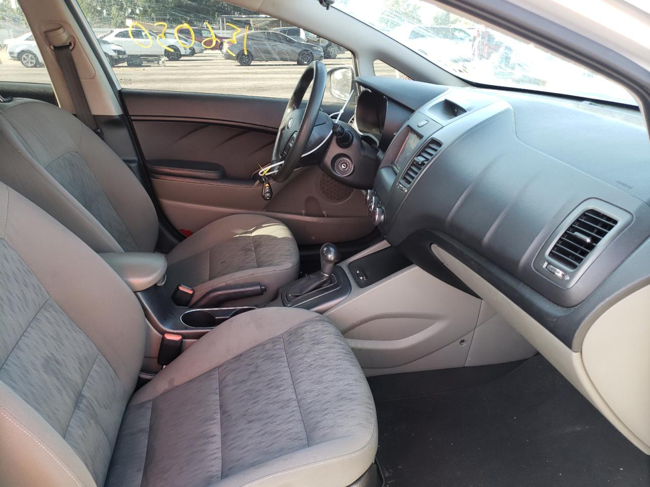 Photo 5 from auction – 2015 KIA FORTE LX with VIN KNAFK4A62F5334859