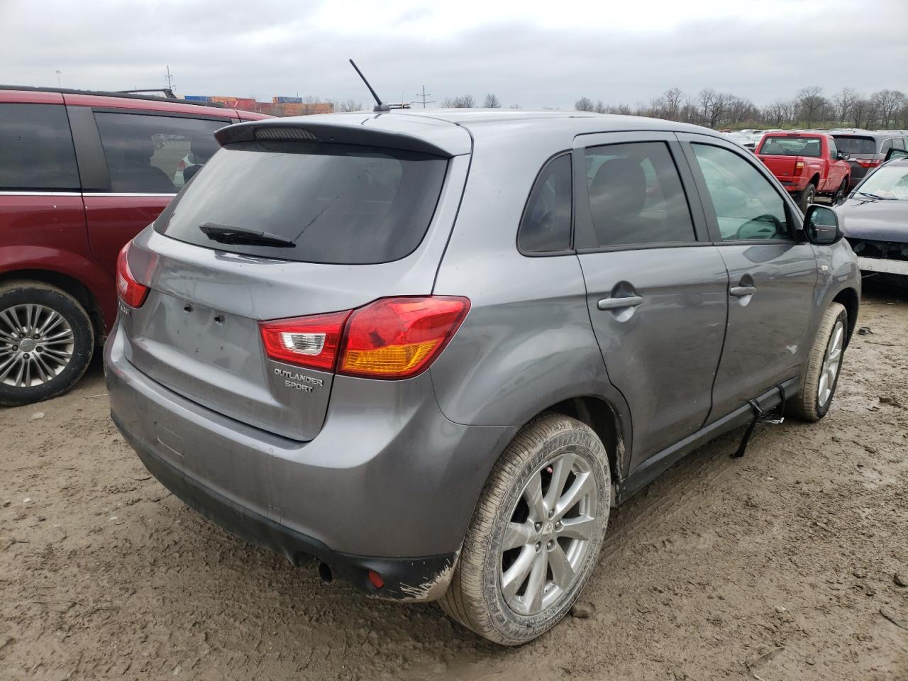 Photo 4 from auction – 2015 MITSUBISHI OUTLANDER with VIN 4A4AR3AU7FE003348